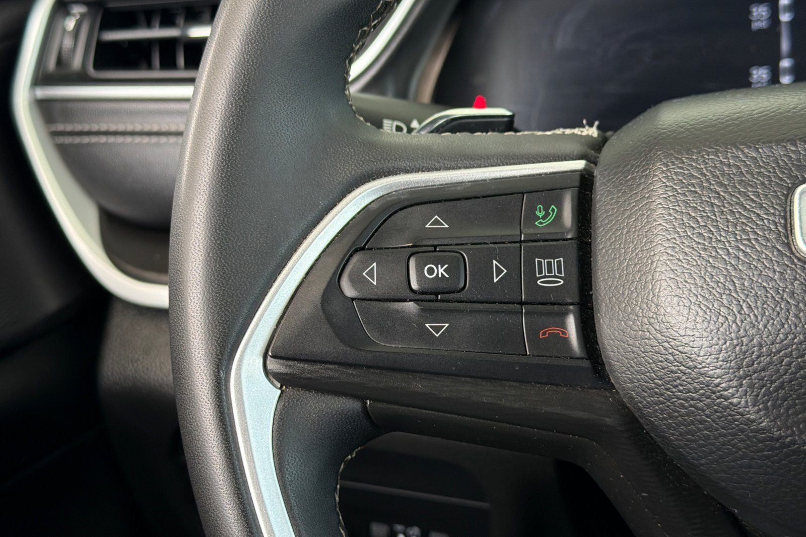 2023 Jeep Grand Cherokee L Laredo