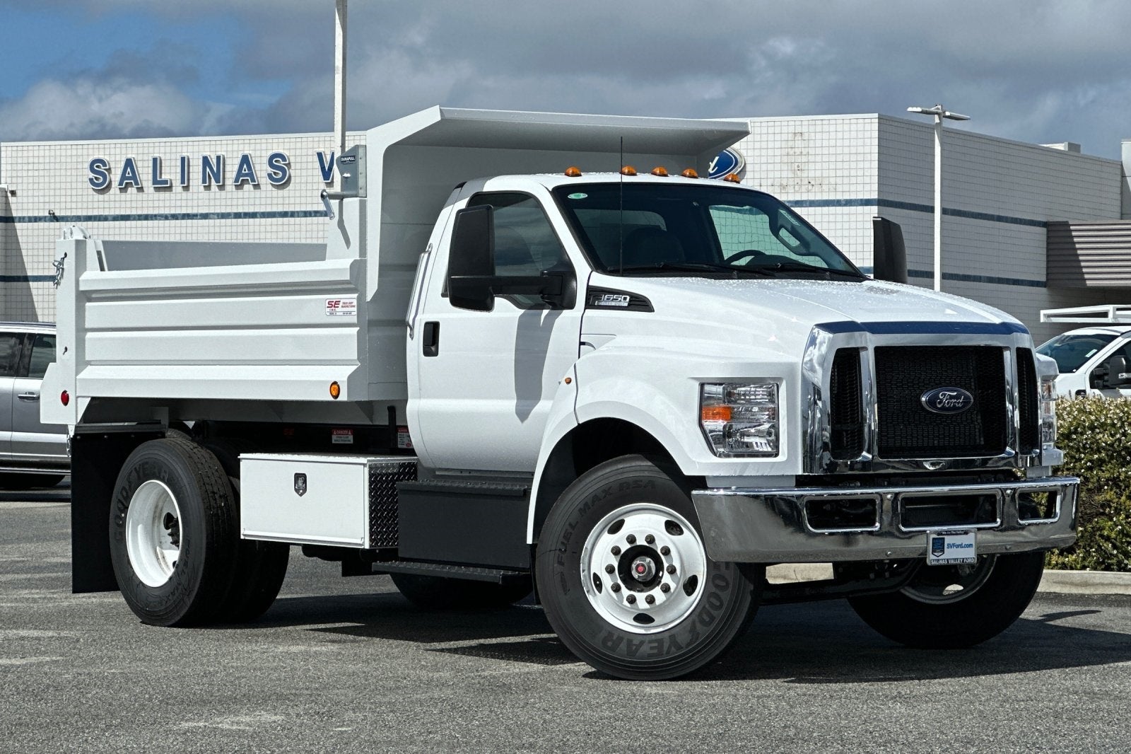 2025 Ford F-650 5/7yd Dump