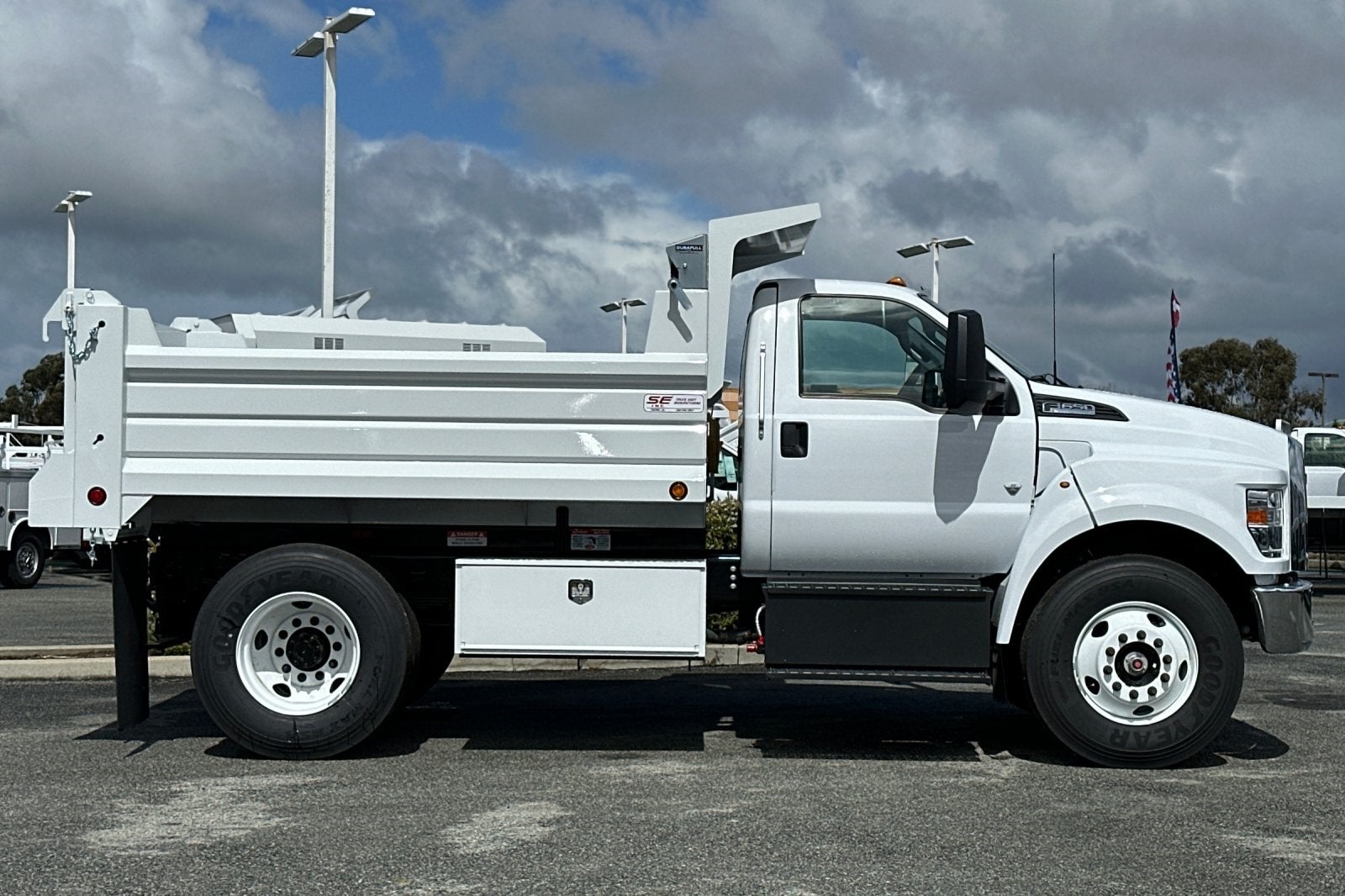 2025 Ford F-650 5/7yd Dump