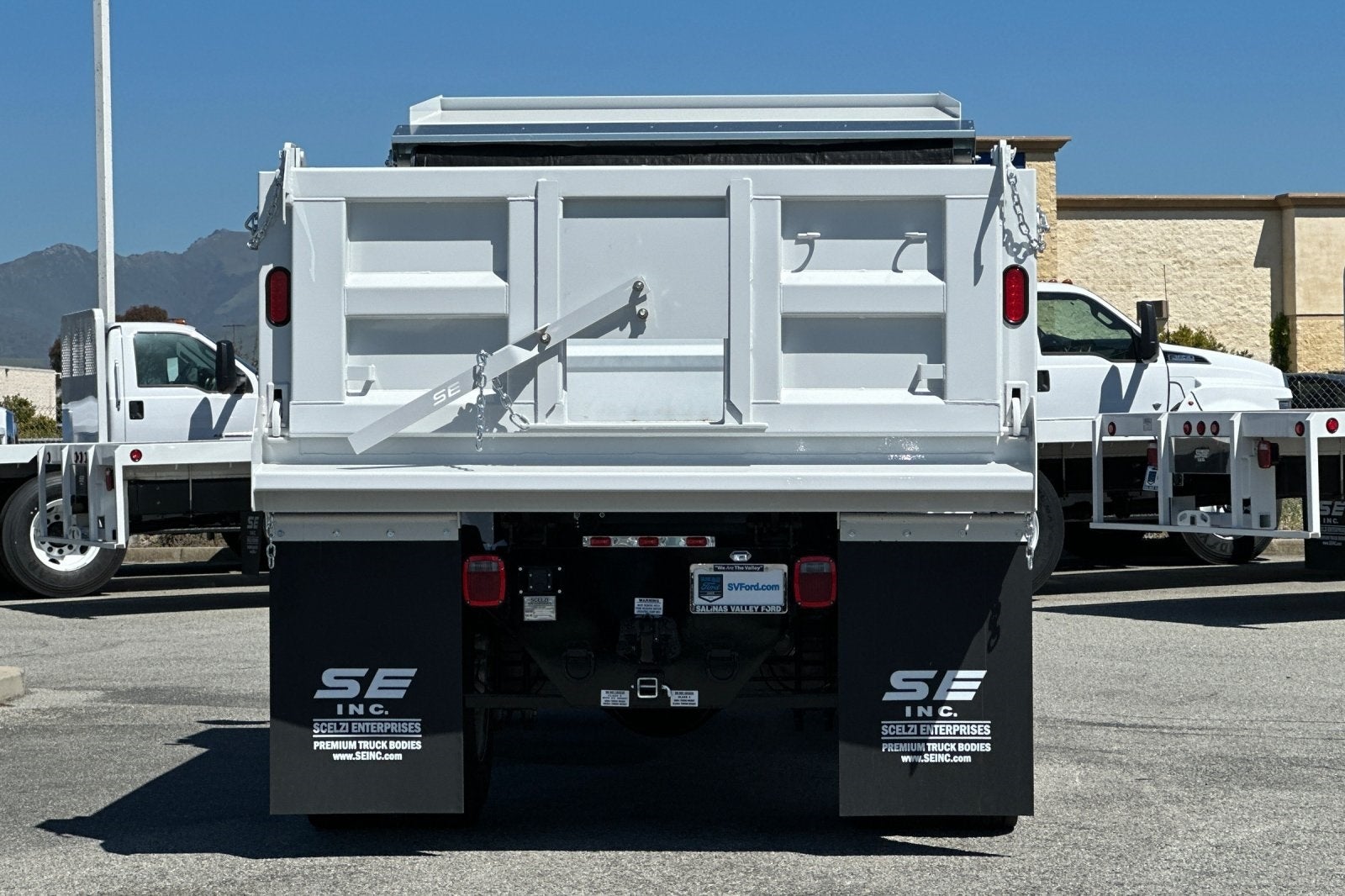 2025 Ford F-650SD DUMP