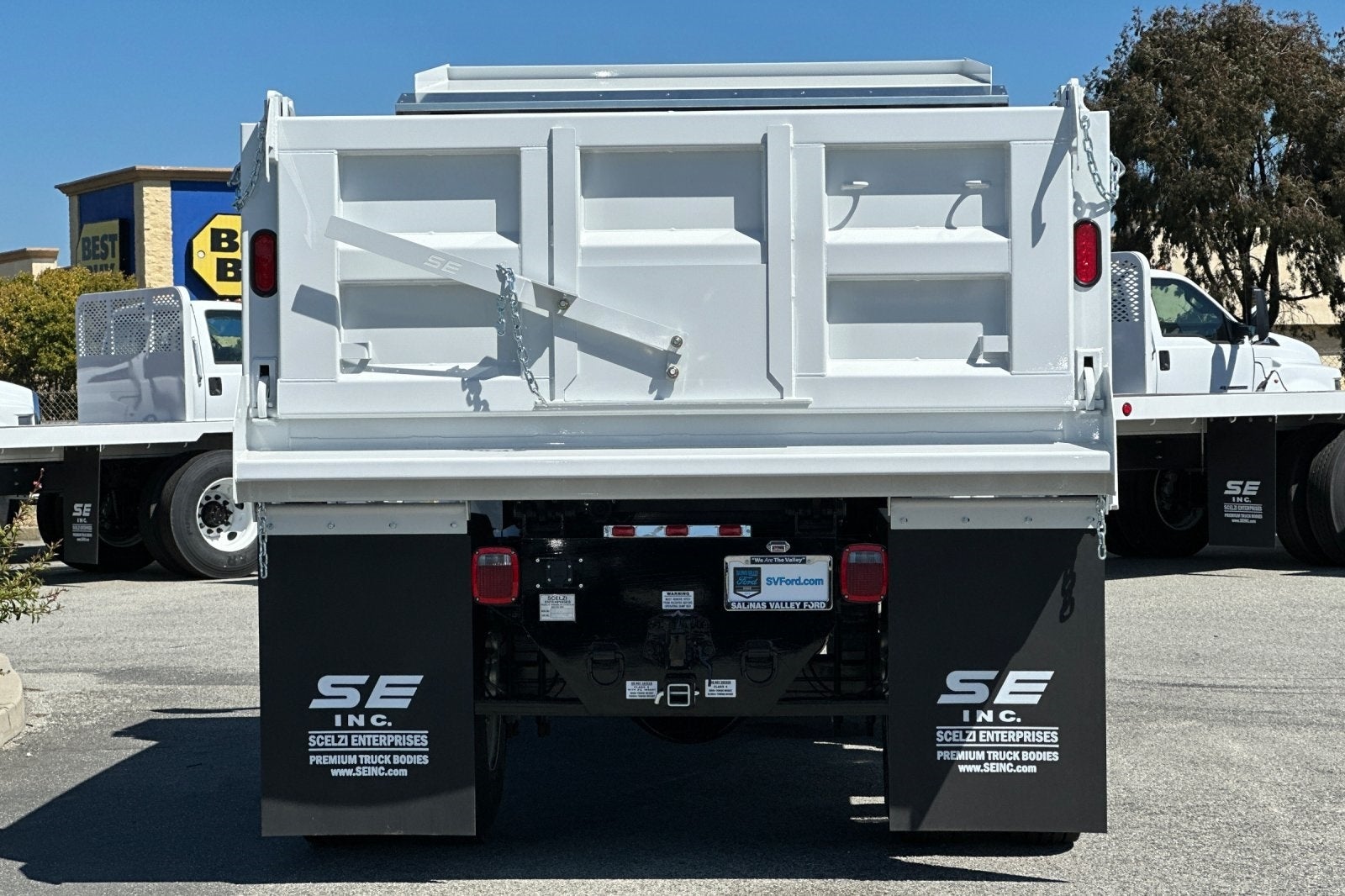 2025 Ford F-650 5/7yd Dump