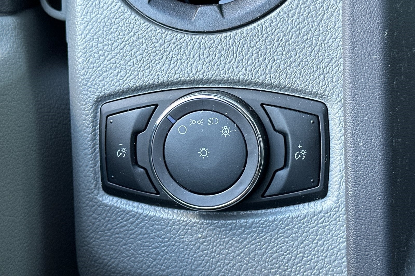 2025 Ford E-350SD Base Cutaway