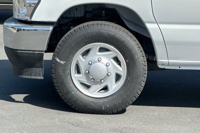 2025 Ford E-350SD Base Cutaway