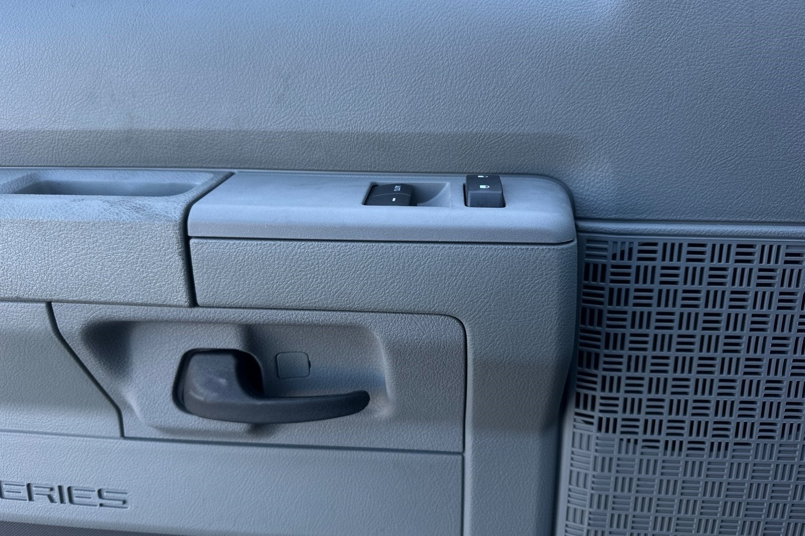 2025 Ford E-350SD Base Cutaway