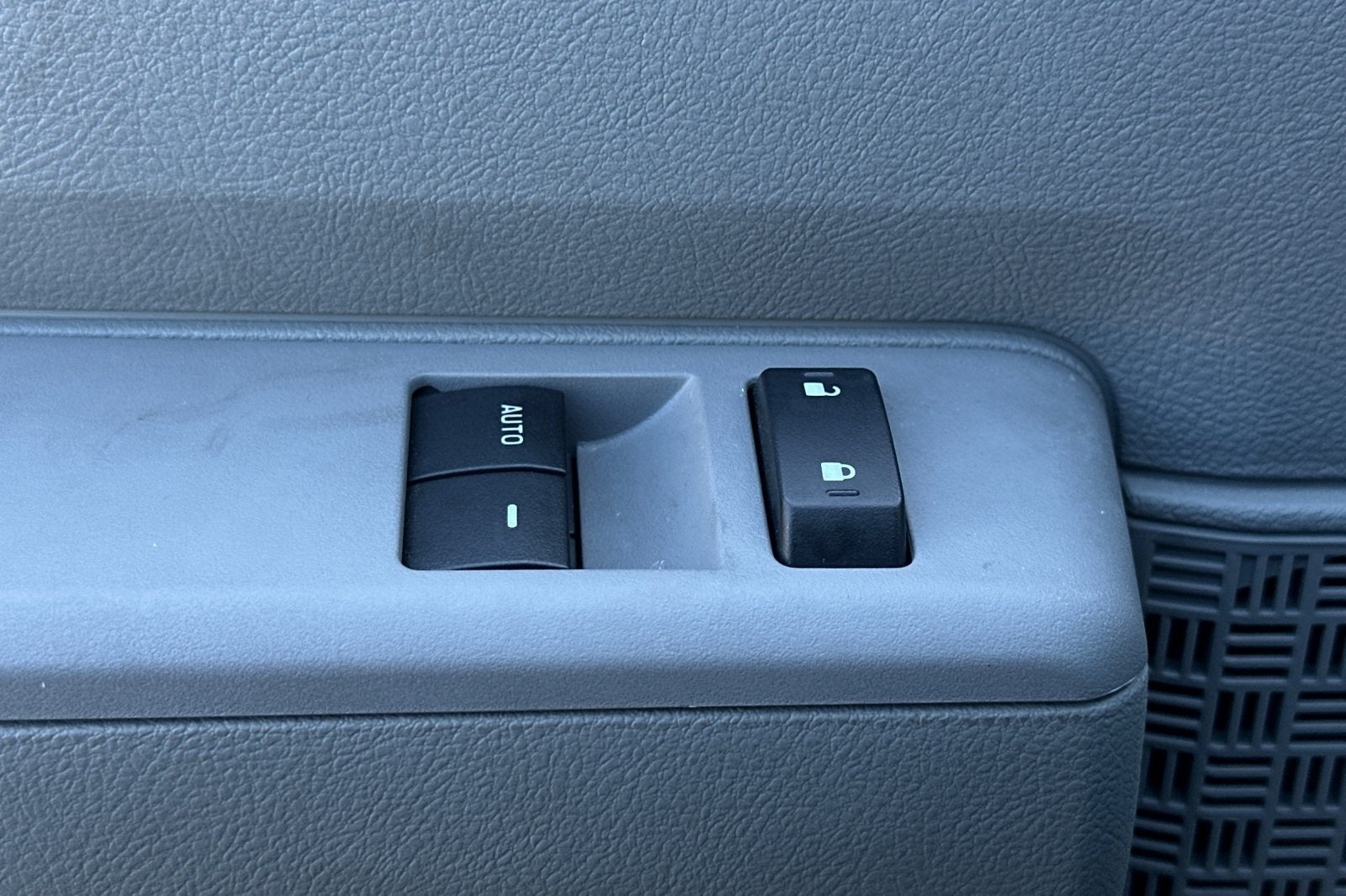 2025 Ford E-350SD Base Cutaway