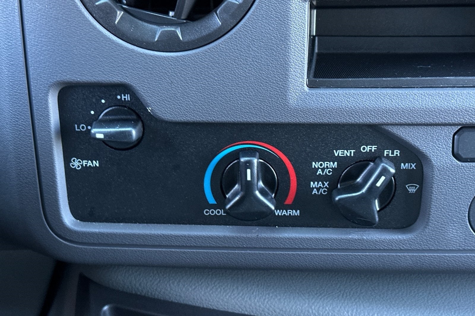 2025 Ford E-350SD Base Cutaway