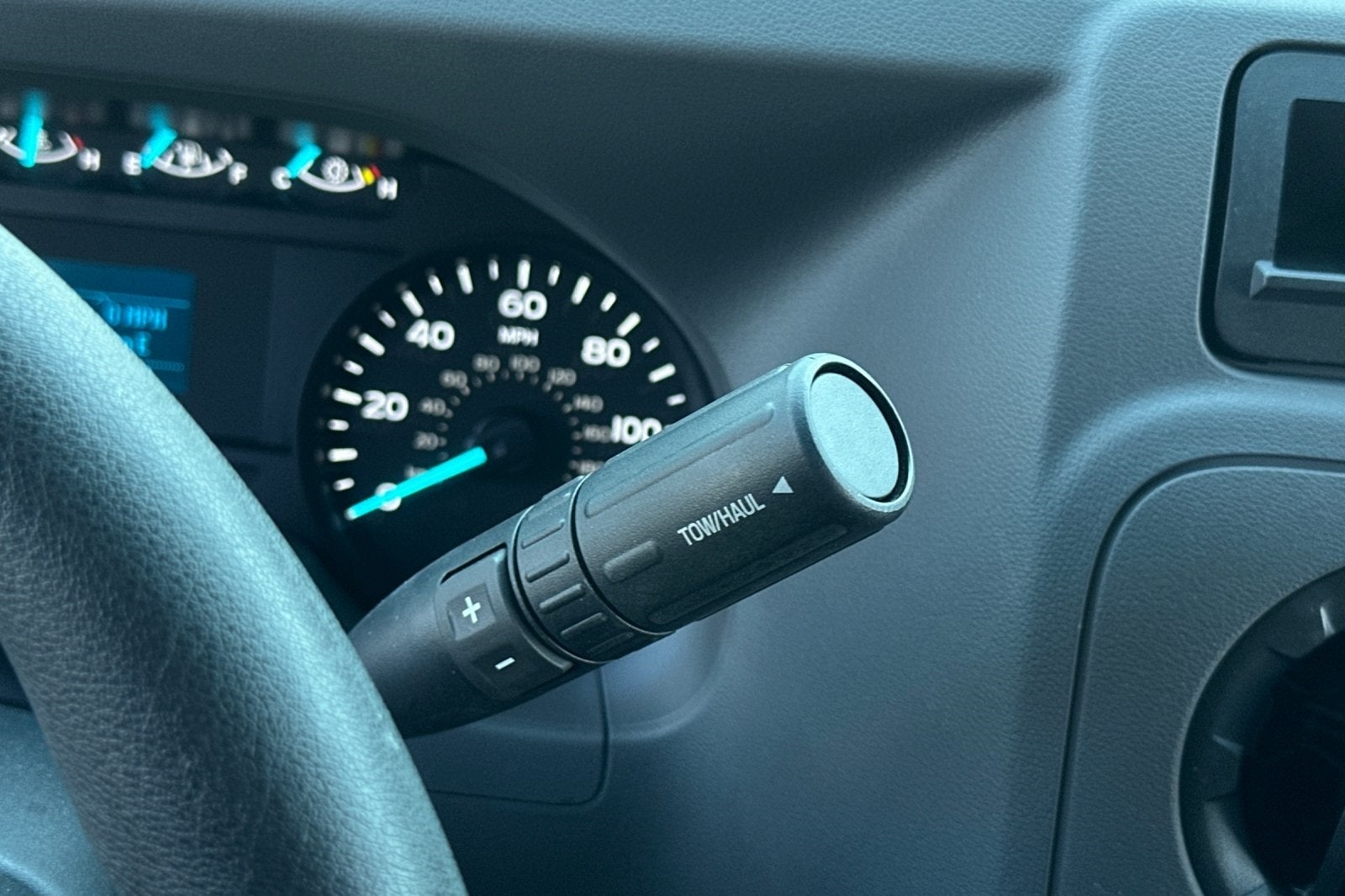 2025 Ford E-350SD Base Cutaway