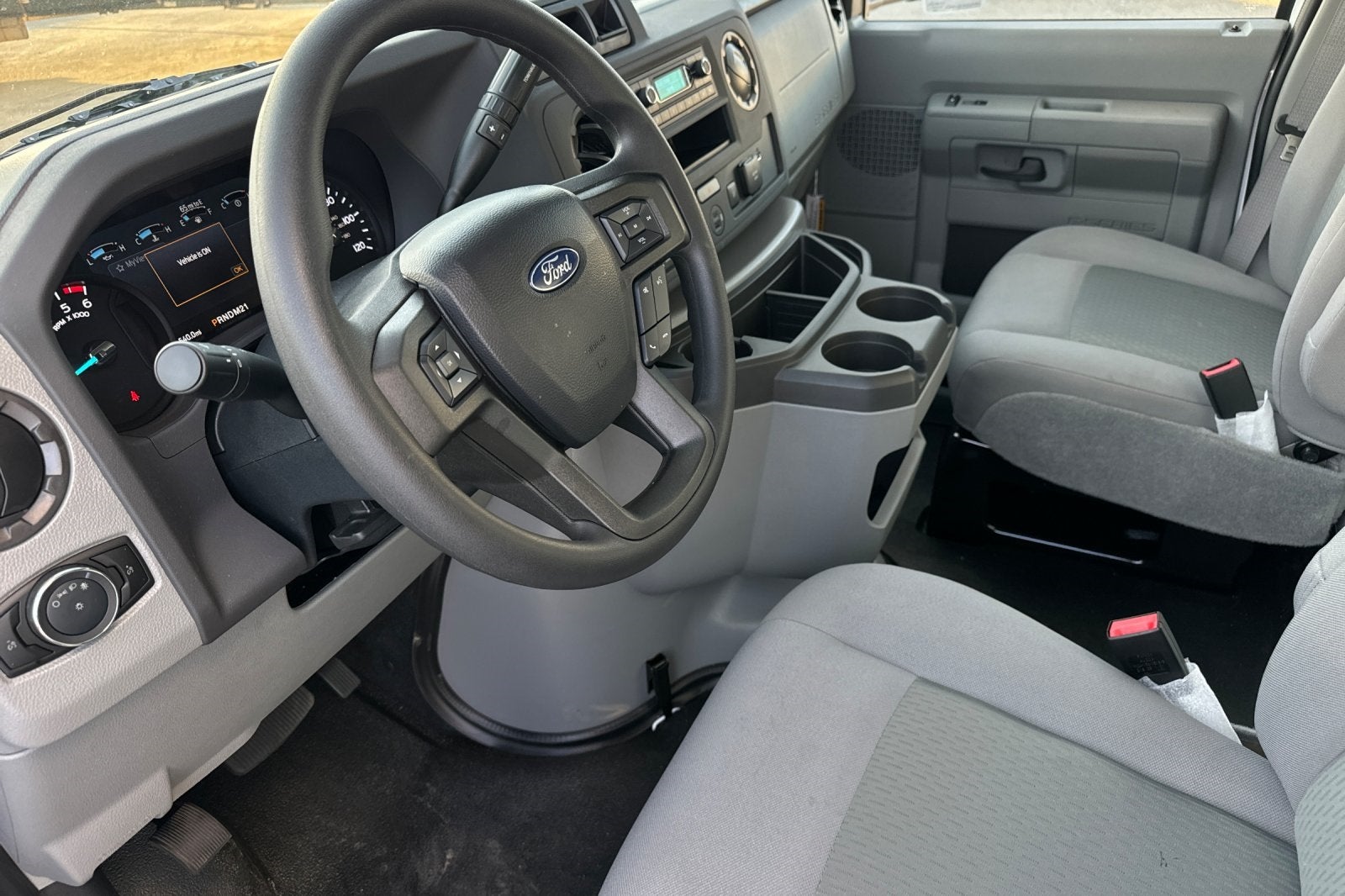 2026 Ford E-450SD Base DRW