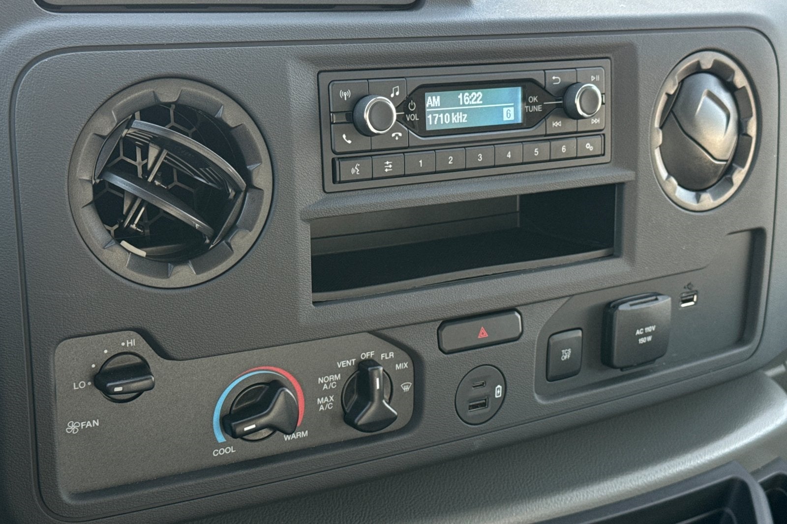 2026 Ford E-450SD Base DRW