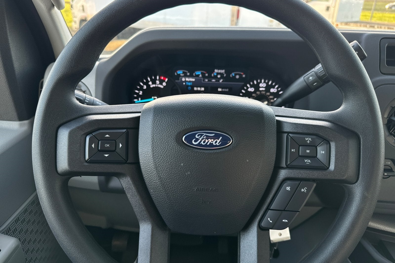 2026 Ford E-450SD Base DRW