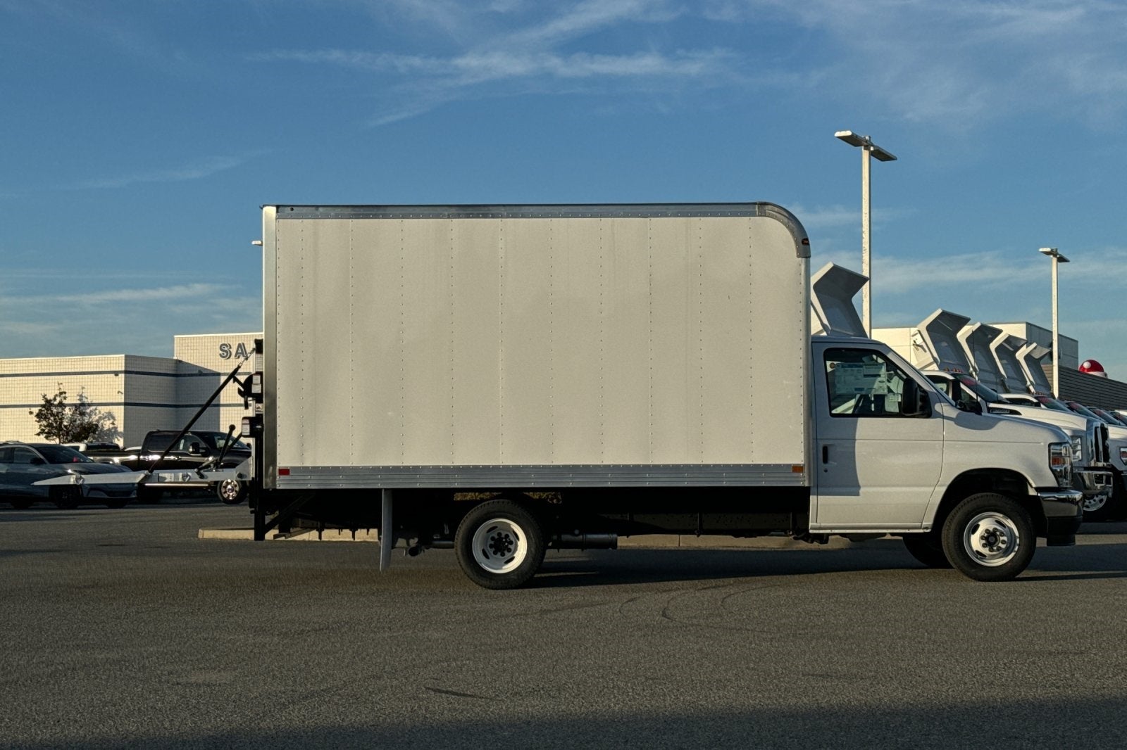 2026 Ford E-450SD Base DRW