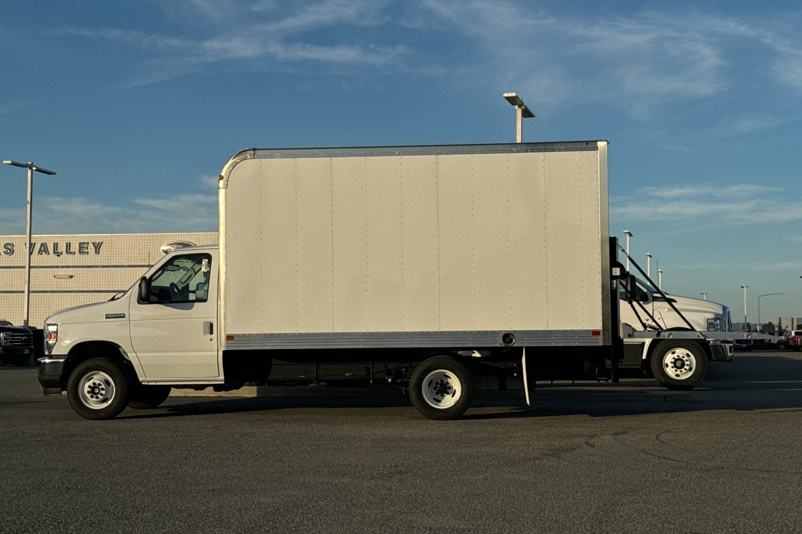 2026 Ford E-450SD Base DRW