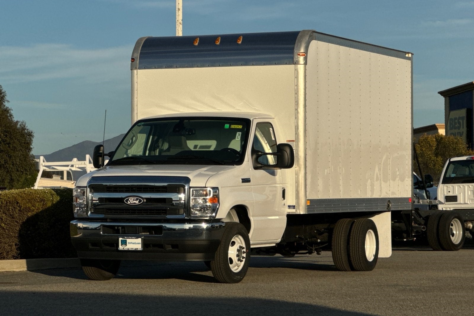 2026 Ford E-450SD Base DRW