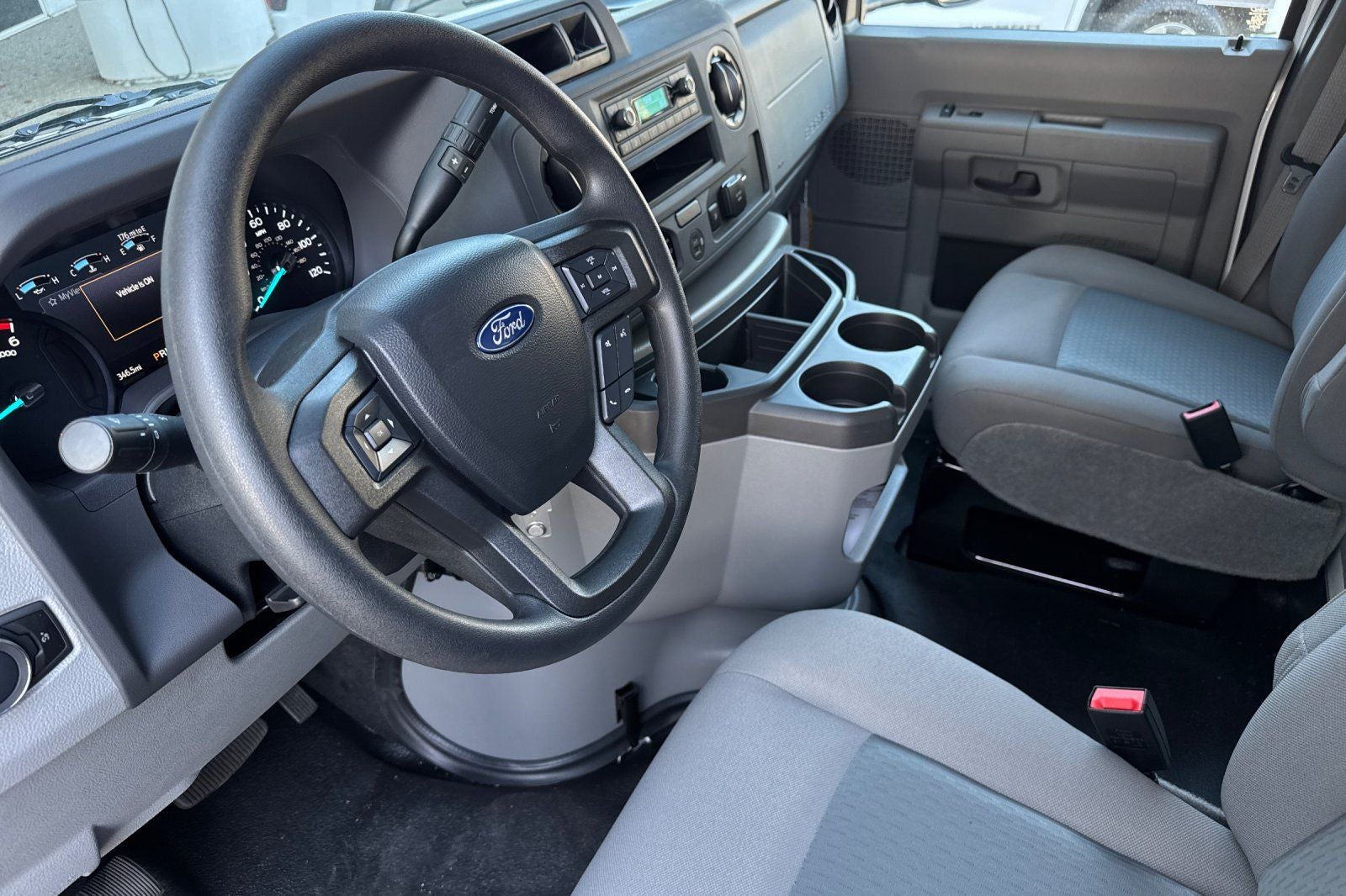 2026 Ford E-450SD Base DRW