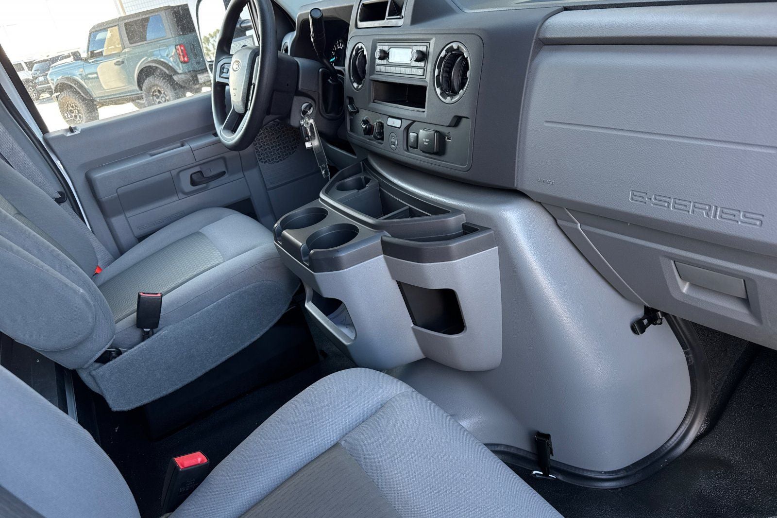 2026 Ford E-450SD Base DRW