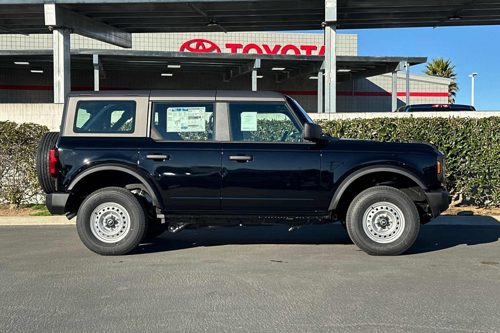 2025 Ford Bronco Base