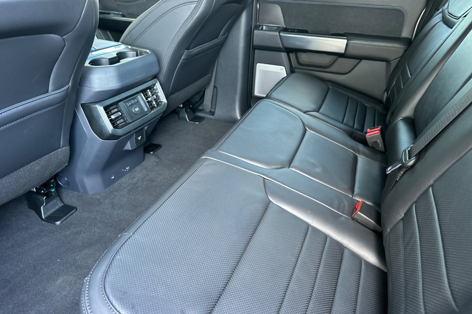 2027 Ford F-250SD Platinum