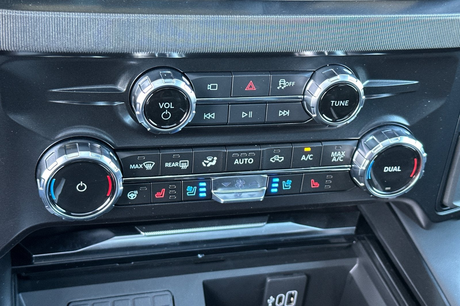 2027 Ford F-250SD Platinum