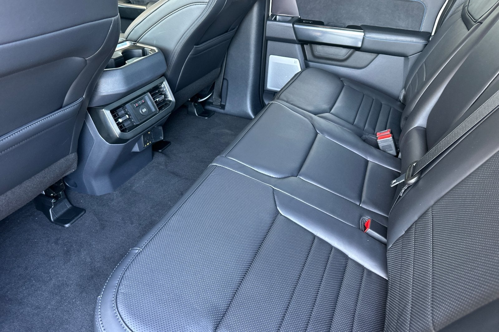2027 Ford F-250SD Platinum