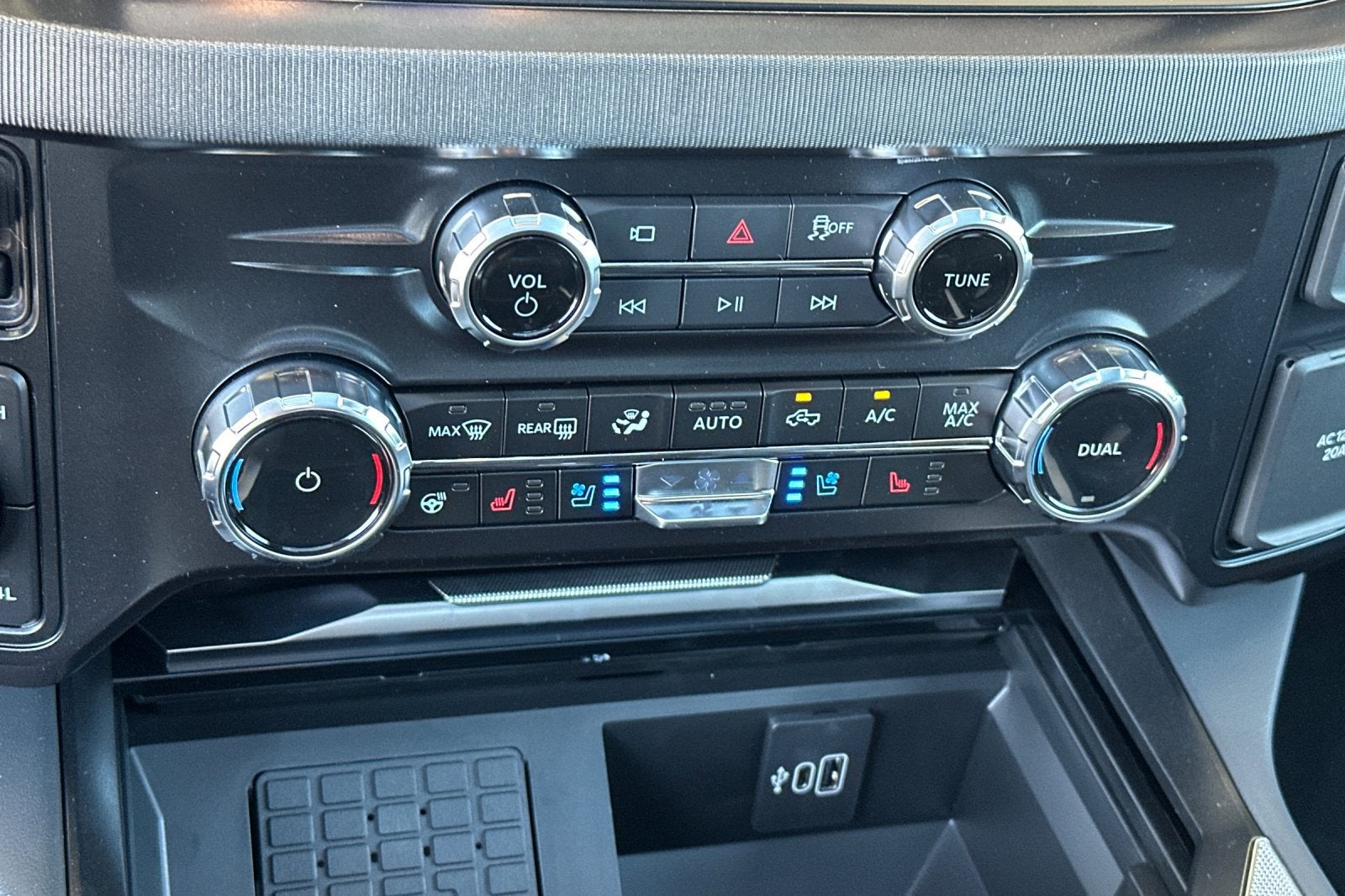 2027 Ford F-250SD Platinum