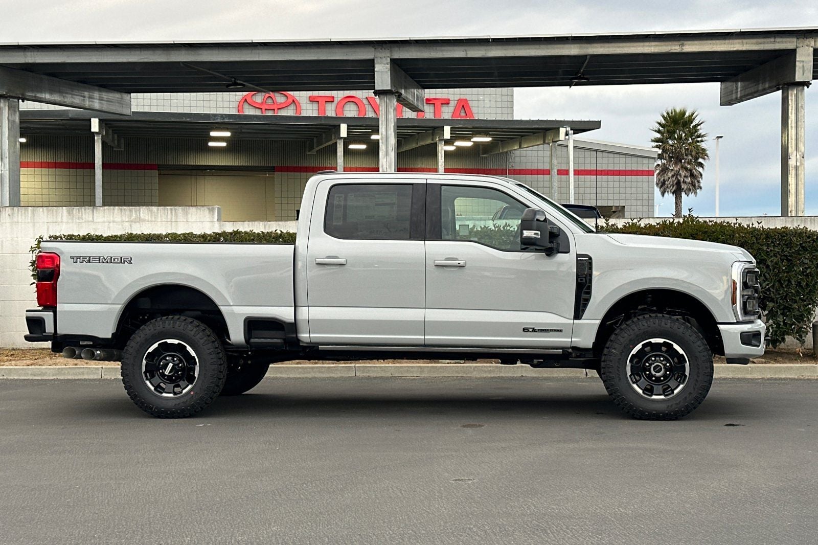 2026 Ford F-250SD Lariat