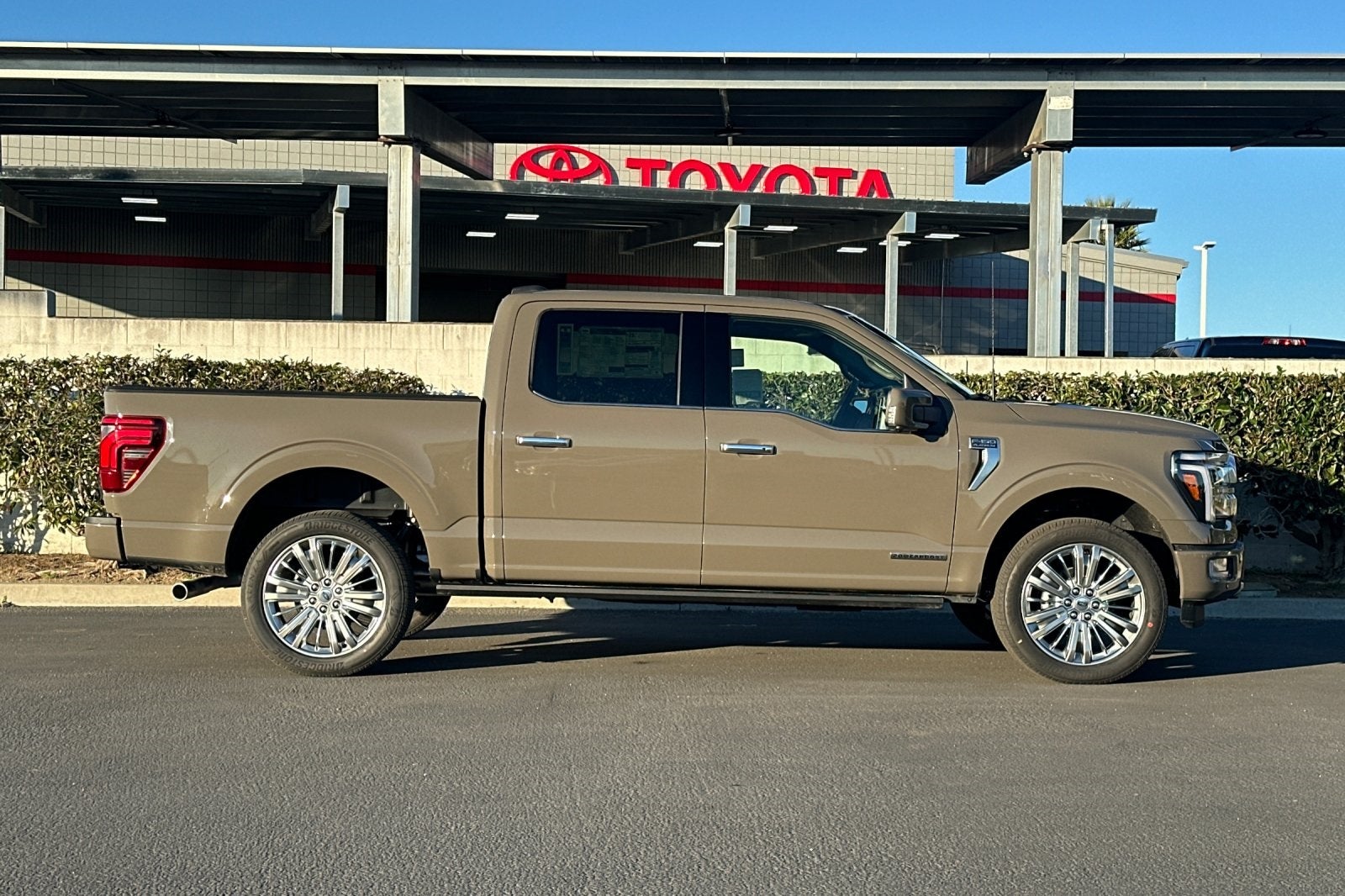 2025 Ford F-150 Platinum