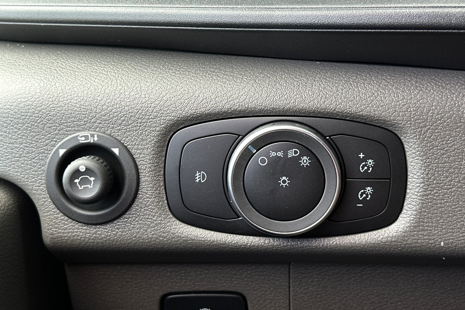 2025 Ford Transit-150 Base