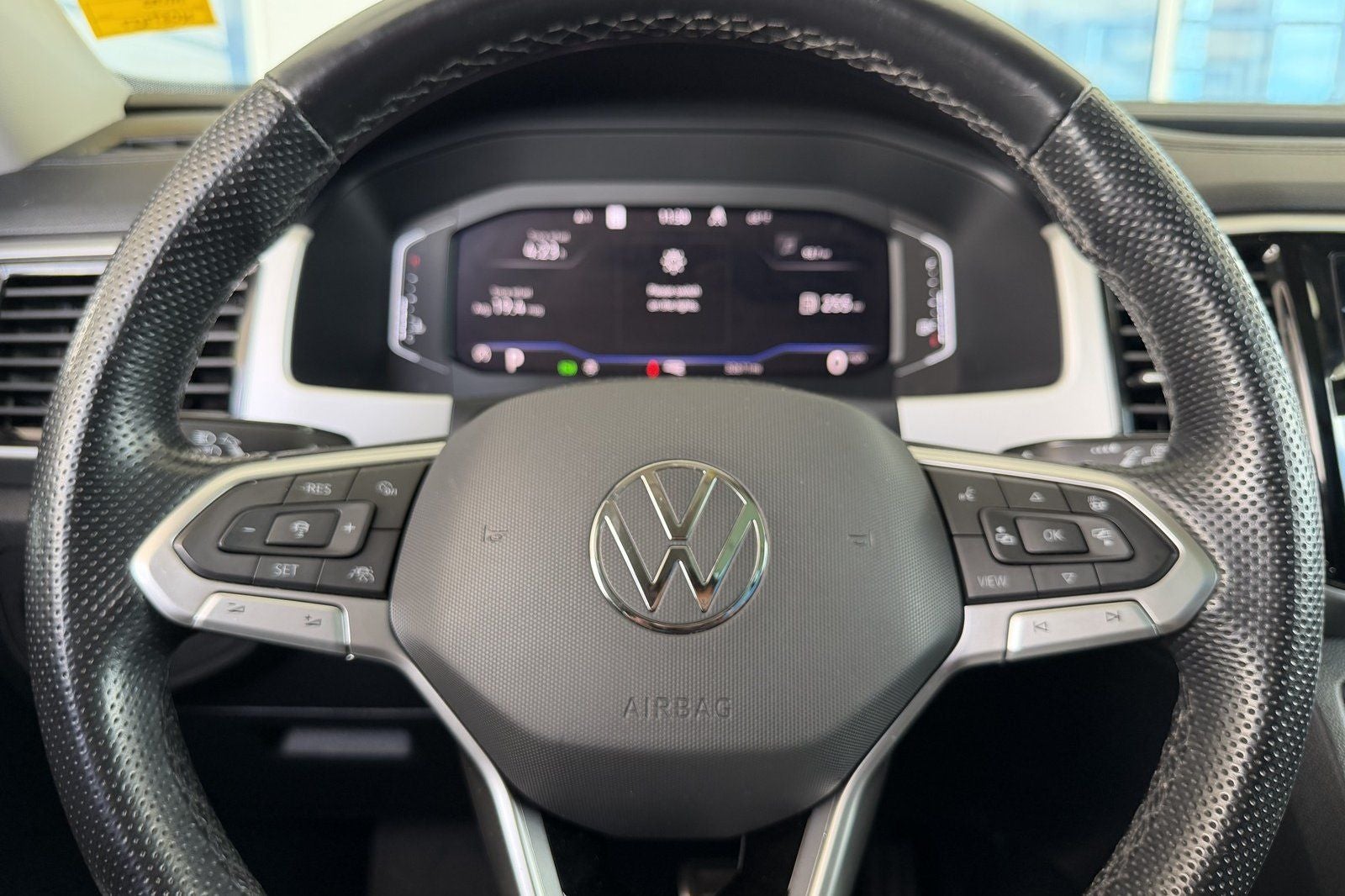 2022 Volkswagen Atlas 3.6L V6 SEL Premium R-Line