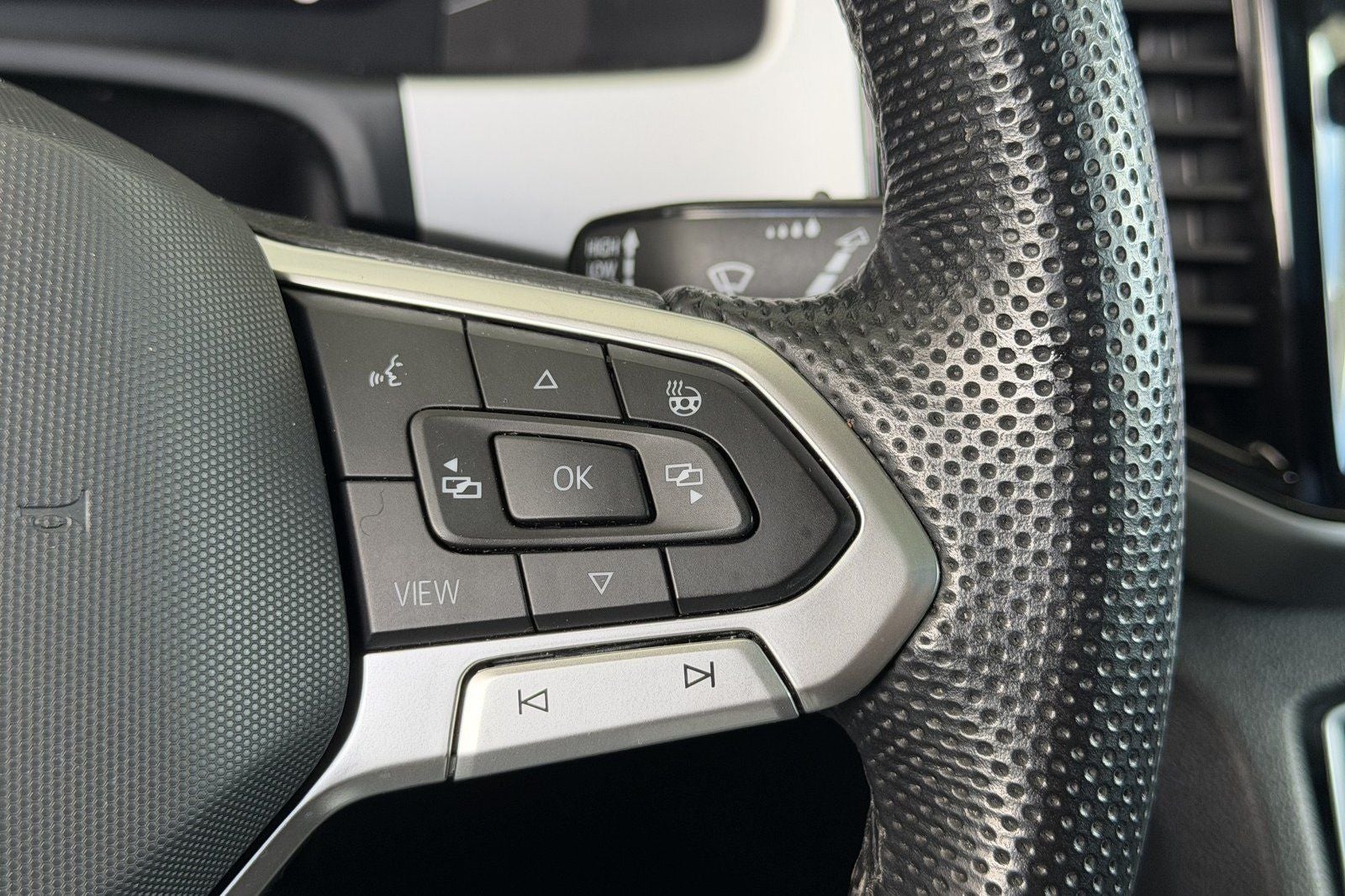 2022 Volkswagen Atlas 3.6L V6 SEL Premium R-Line