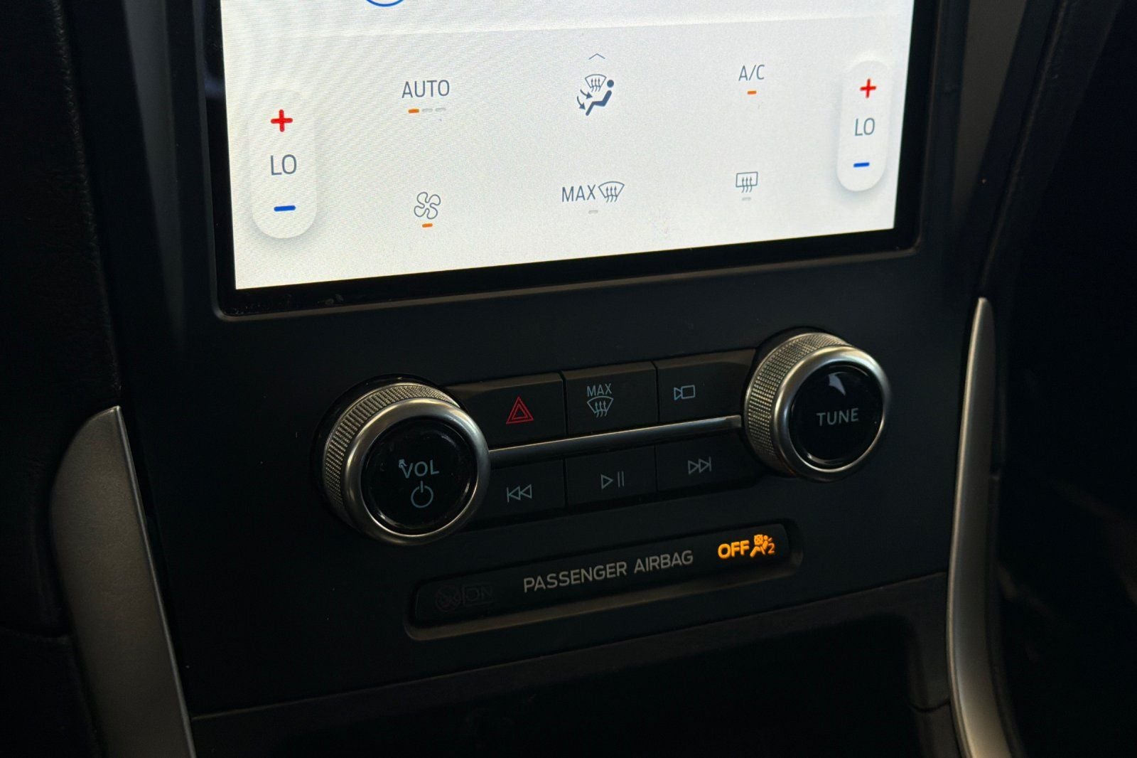 2022 Ford Edge SE