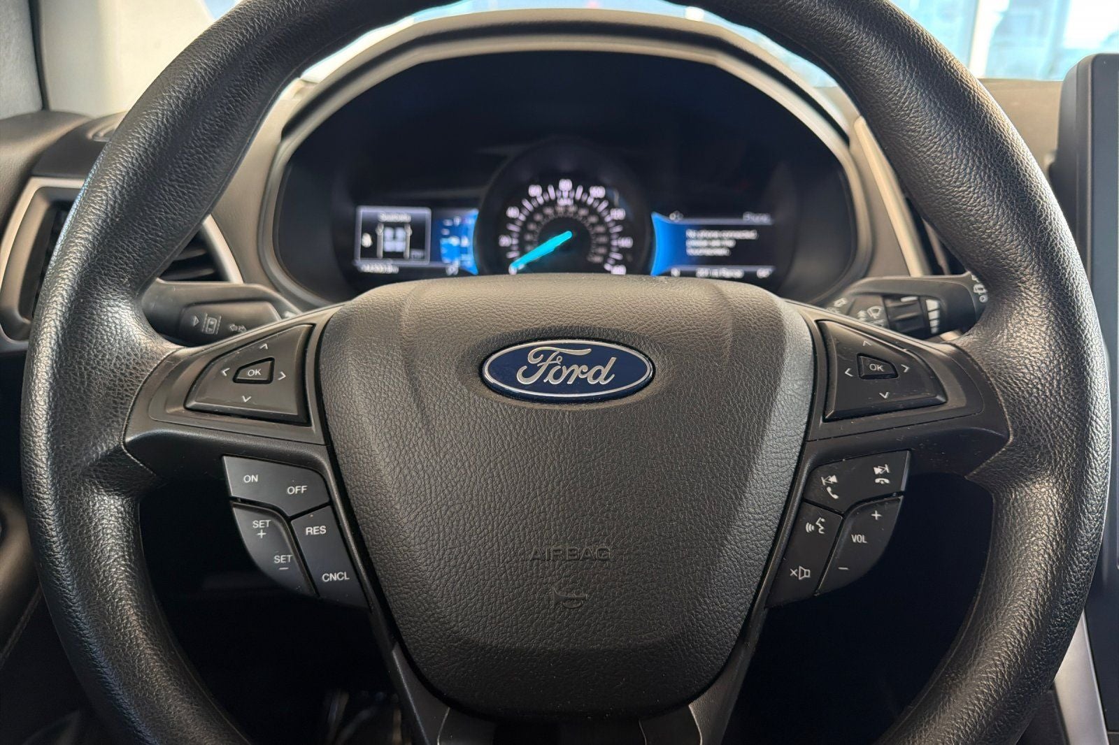 2022 Ford Edge SE