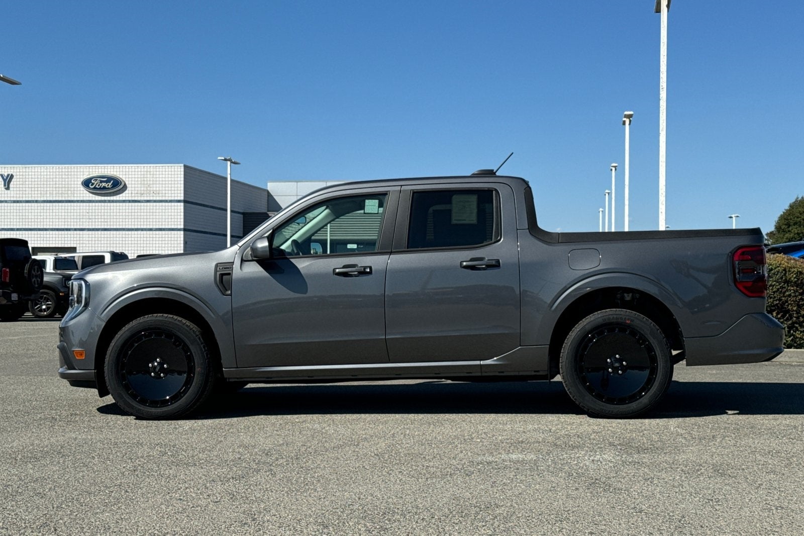 2025 Ford Maverick Lobo Standard