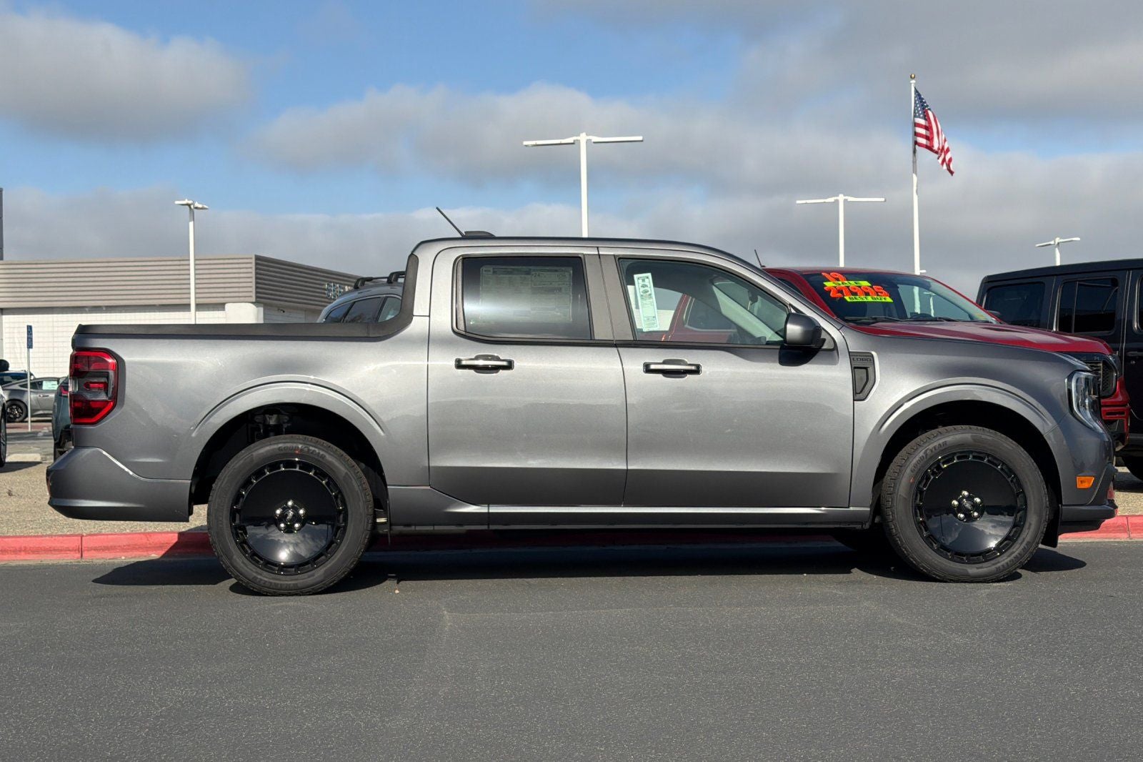 2026 Ford Maverick Lobo Standard