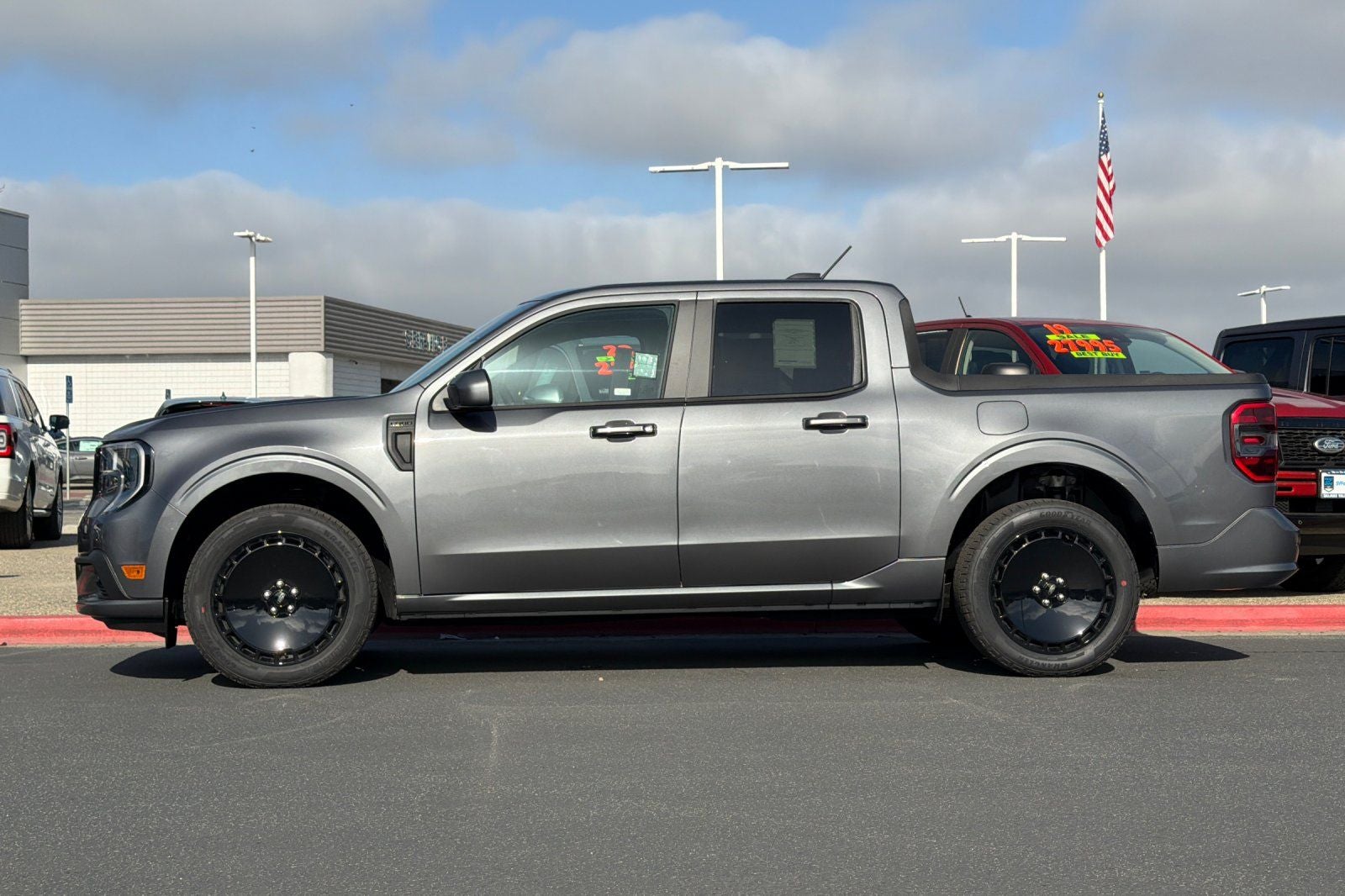 2026 Ford Maverick Lobo Standard