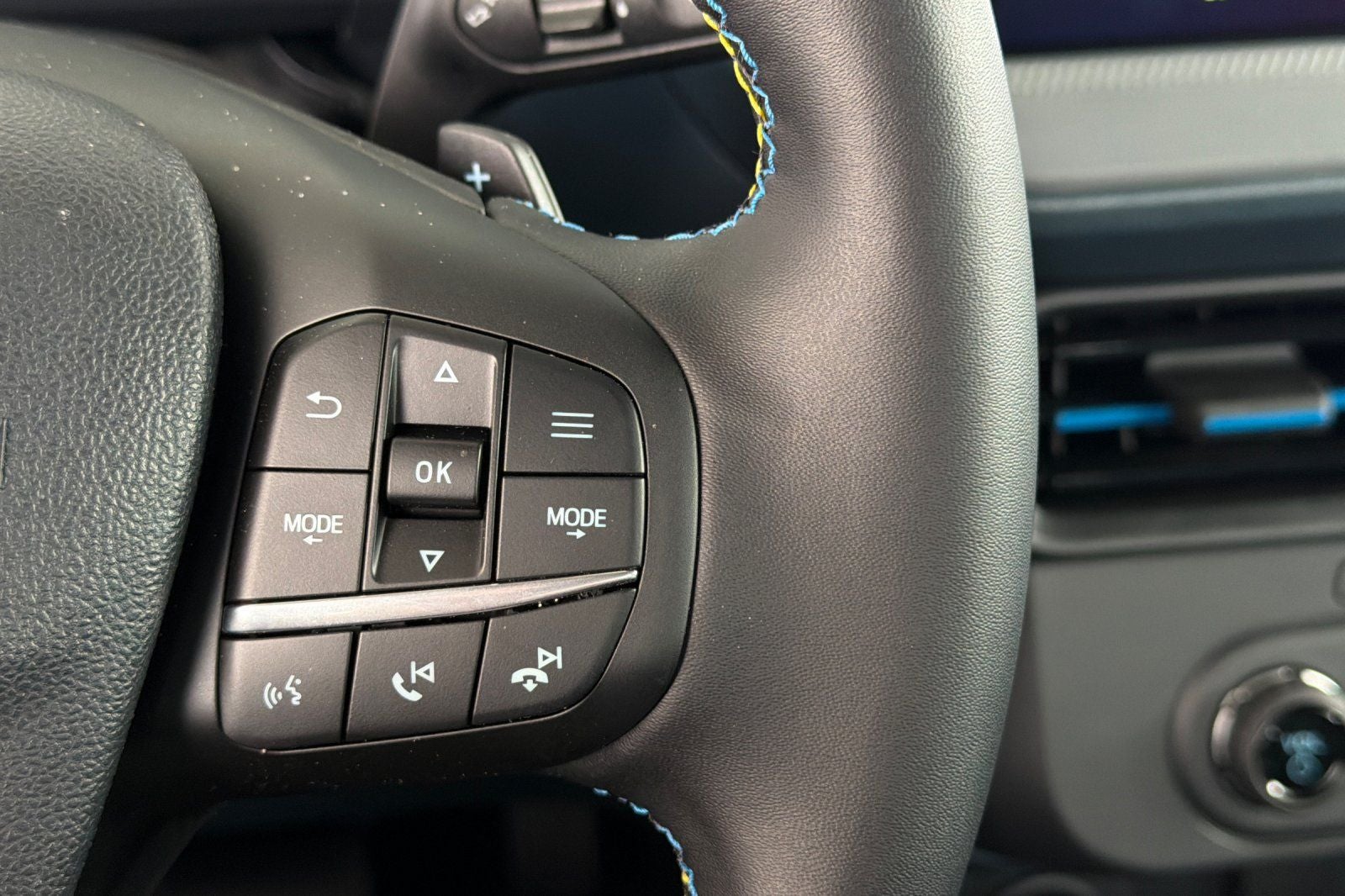 2025 Ford Maverick Lobo Standard