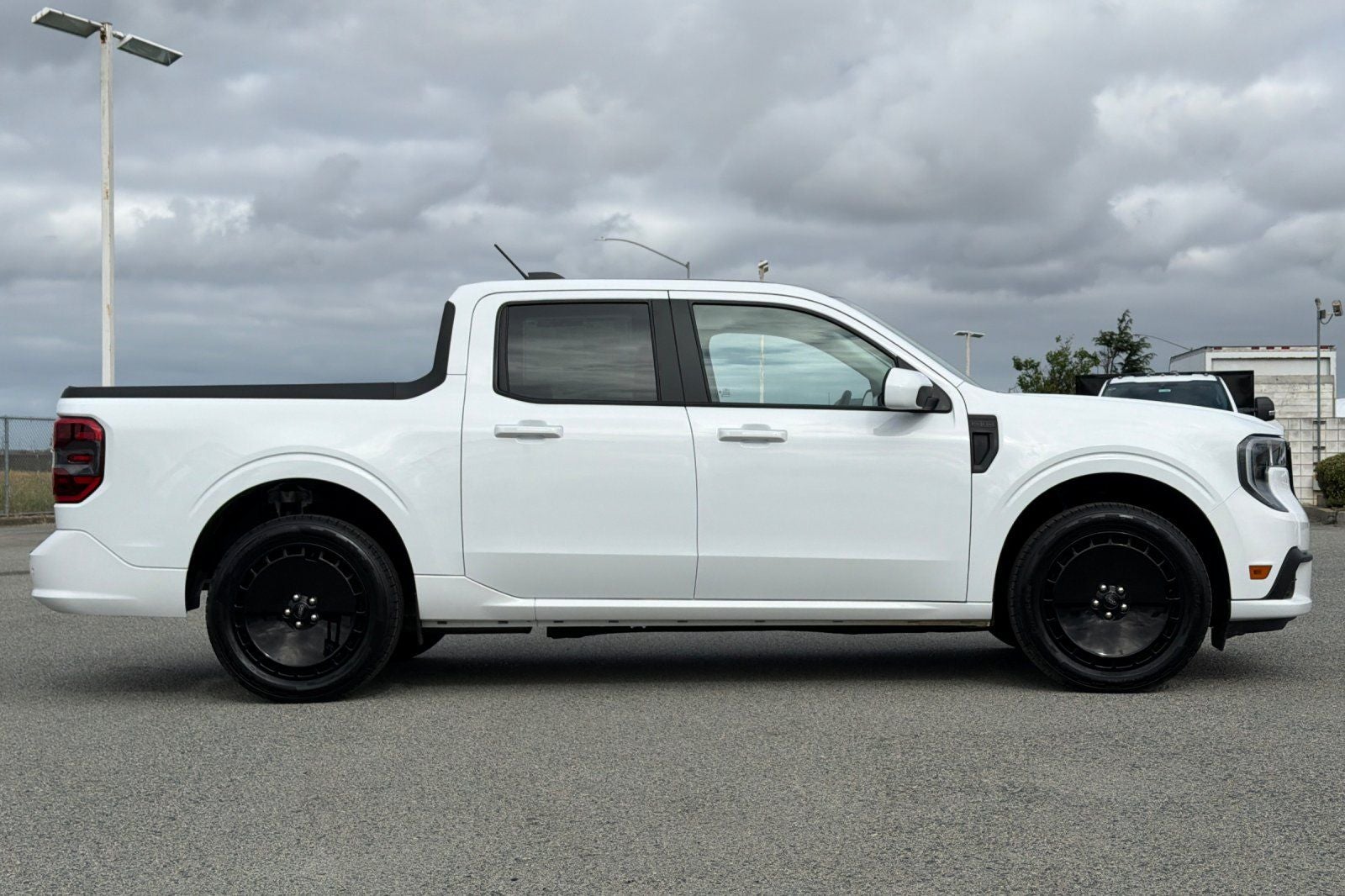 2025 Ford Maverick Lobo Standard