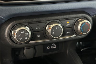 2024 Nissan Versa 1.6 SV