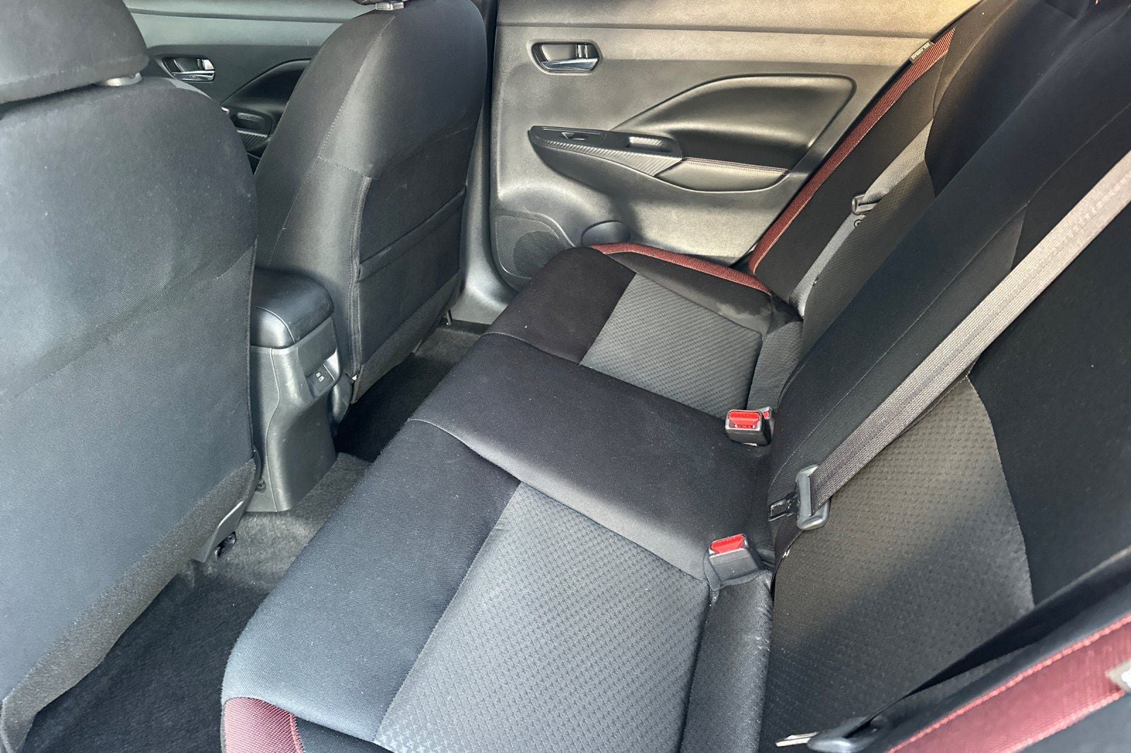 2025 Nissan Versa 1.6 SR