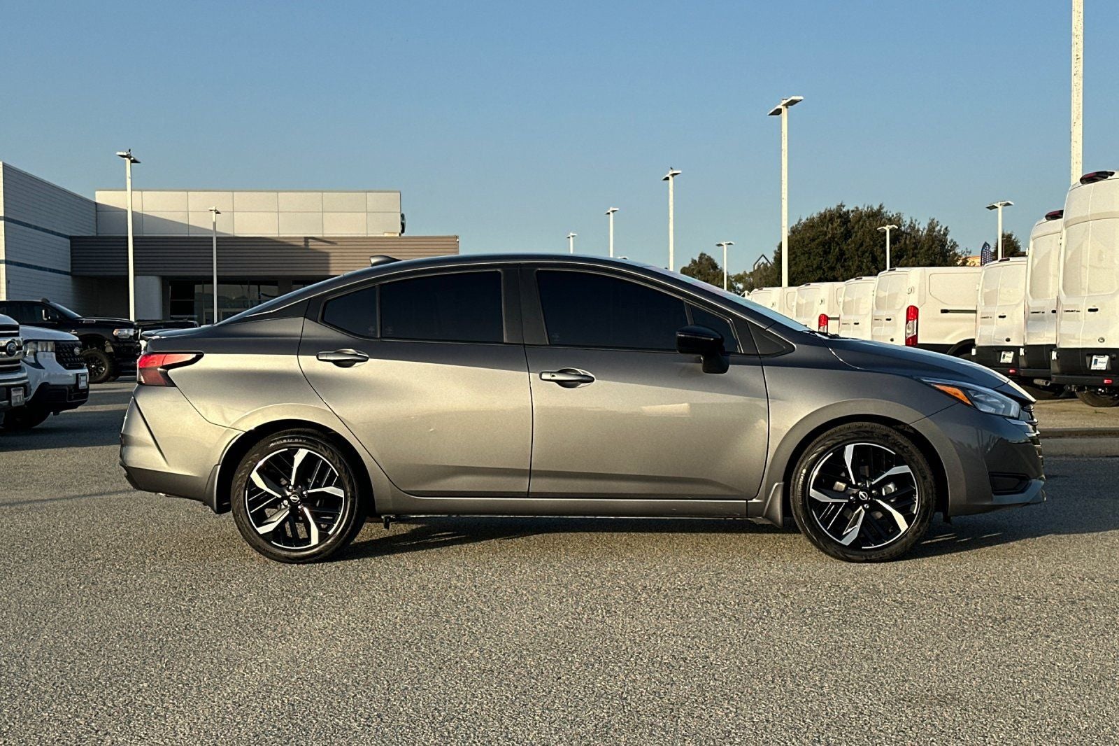 2025 Nissan Versa 1.6 SR