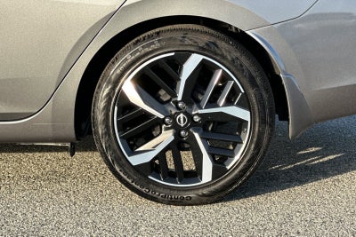 2025 Nissan Versa 1.6 SR