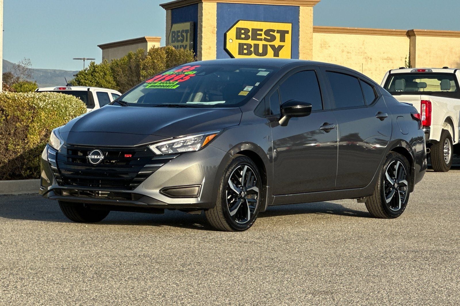 2025 Nissan Versa 1.6 SR