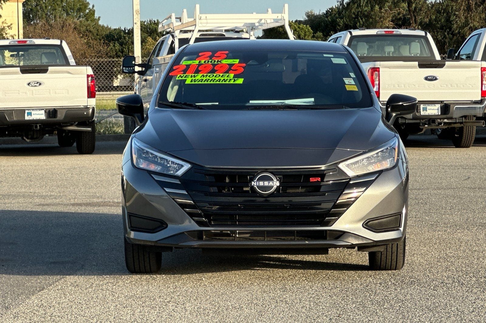 2025 Nissan Versa 1.6 SR