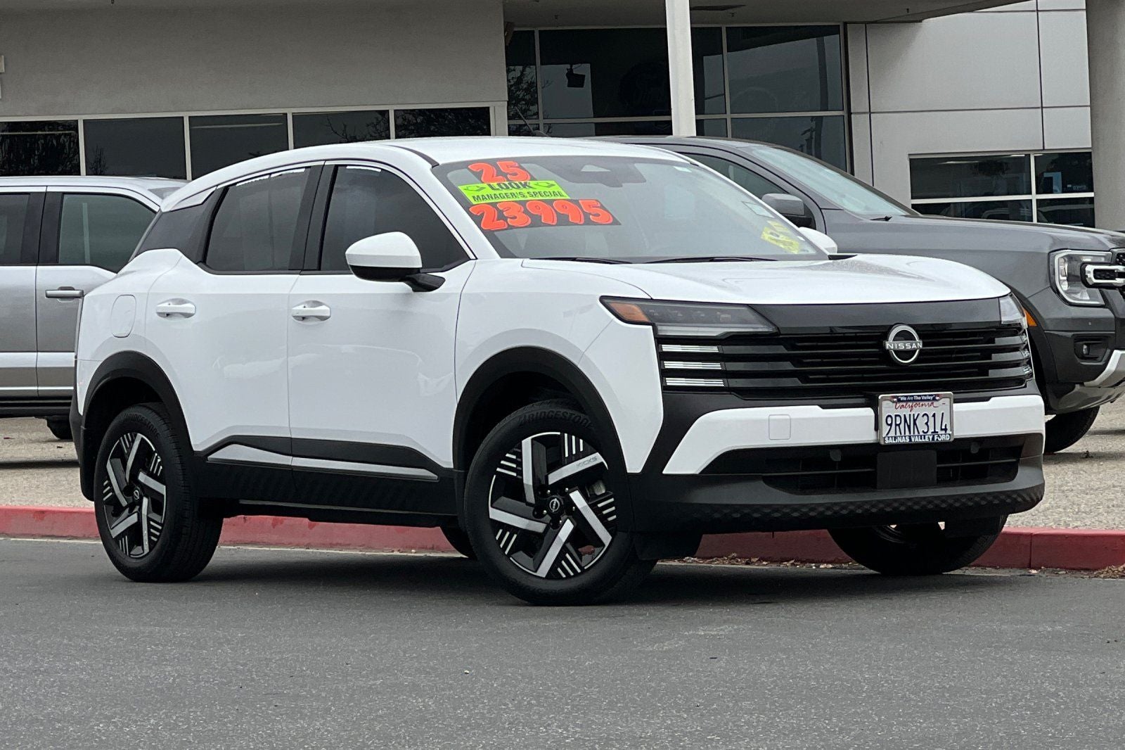 2025 Nissan Kicks SV