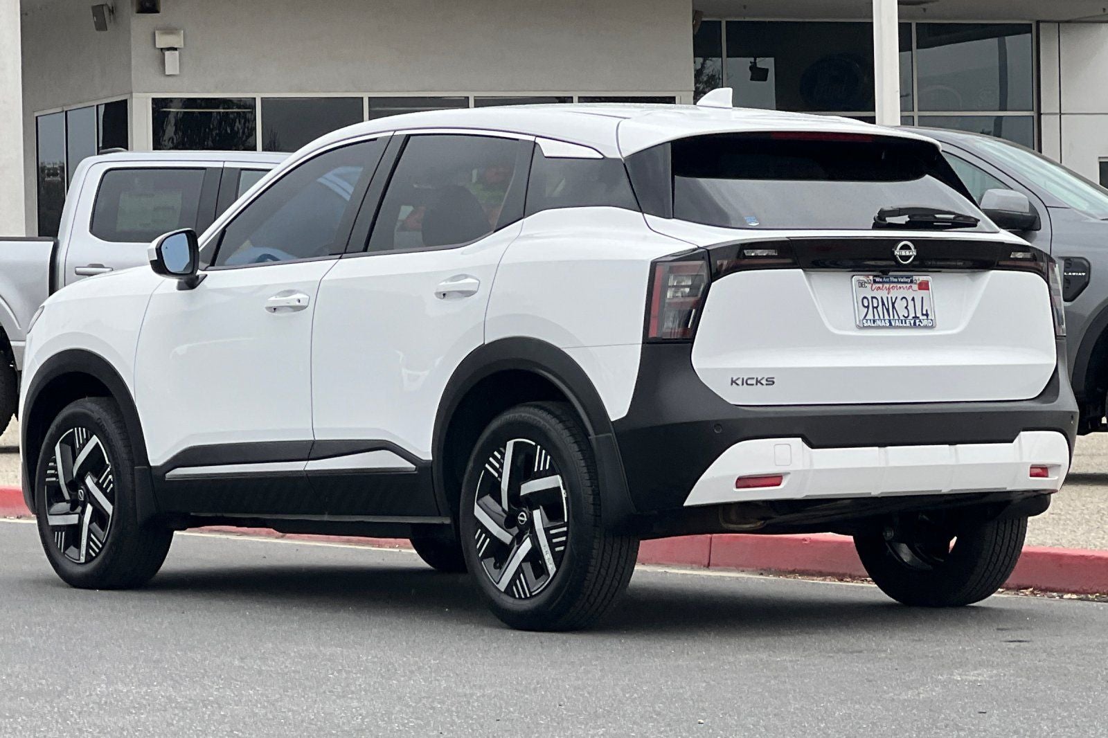 2025 Nissan Kicks SV