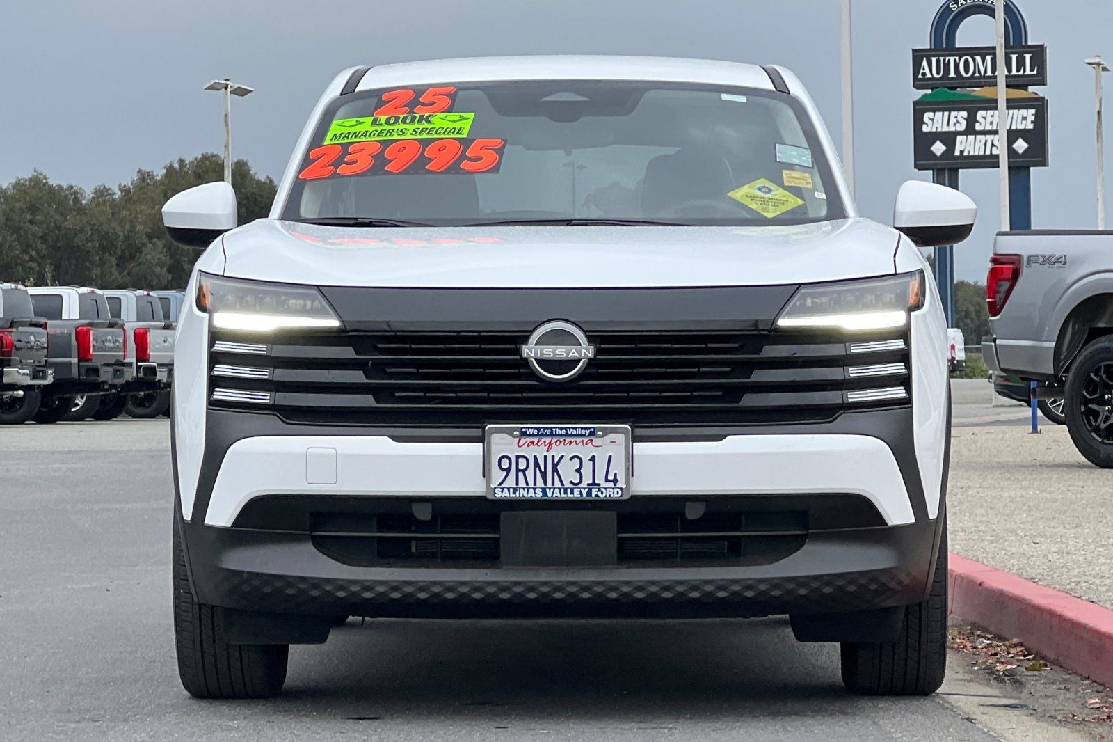 2025 Nissan Kicks SV