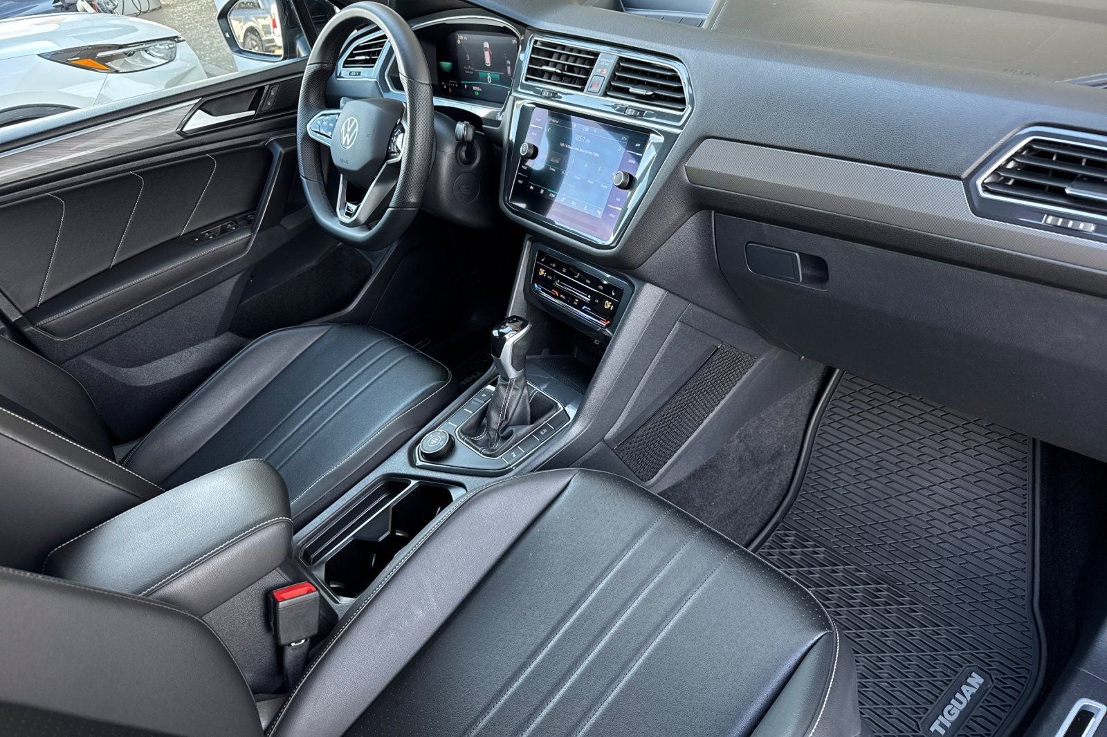 2022 Volkswagen Tiguan 2.0T SE R-Line Black