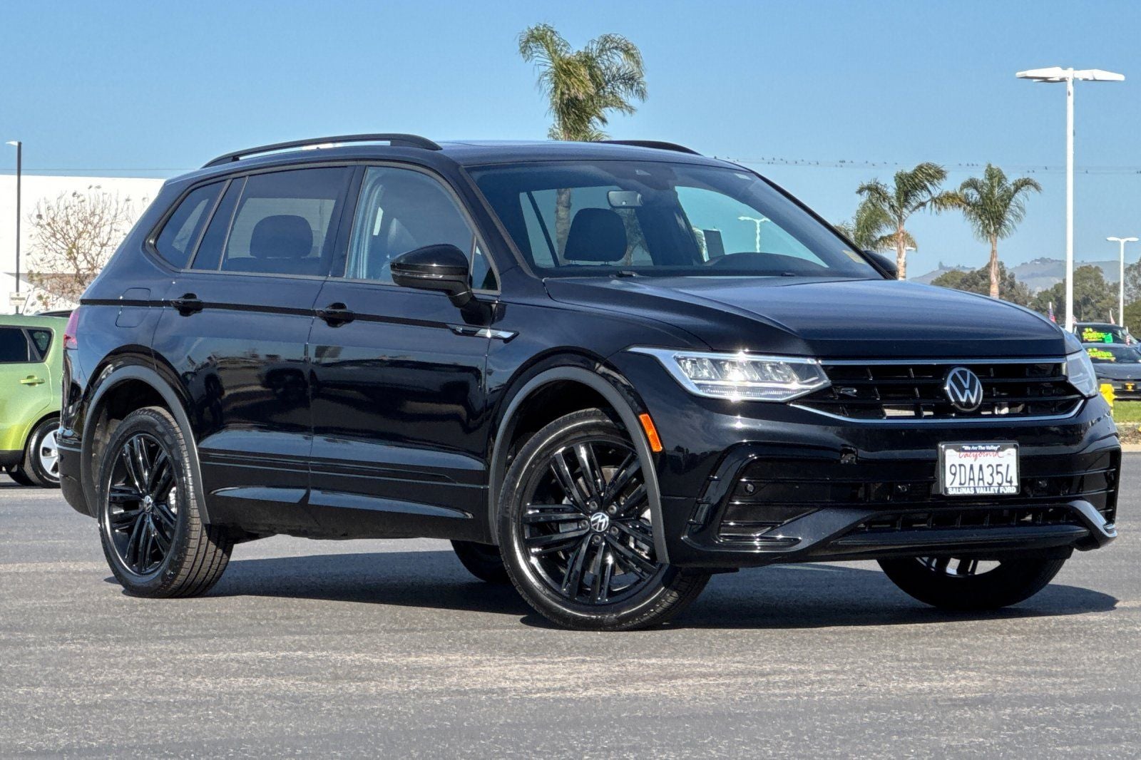 2022 Volkswagen Tiguan 2.0T SE R-Line Black