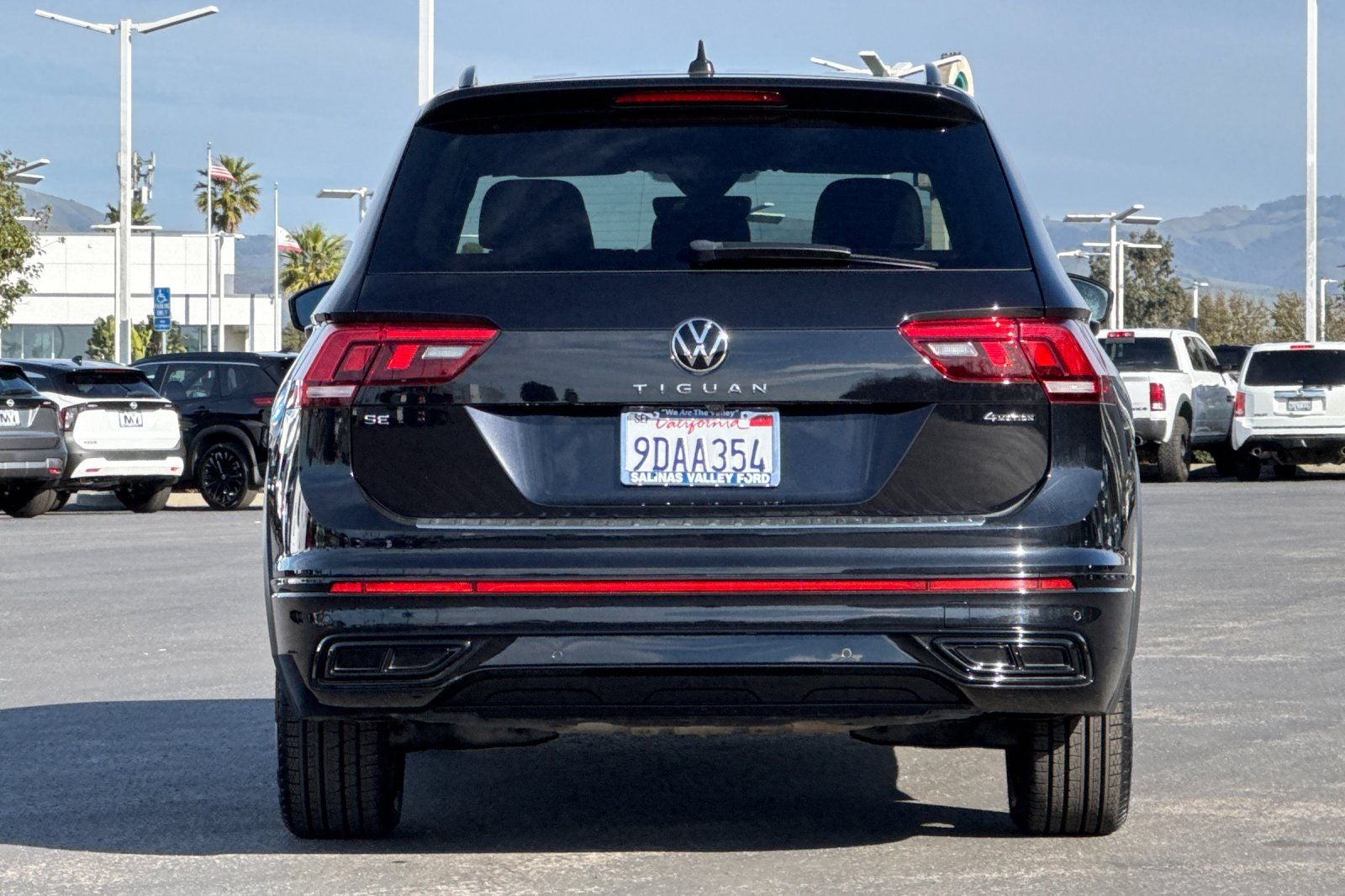 2022 Volkswagen Tiguan 2.0T SE R-Line Black