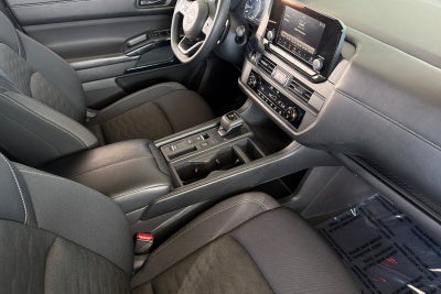 2025 Nissan Pathfinder S