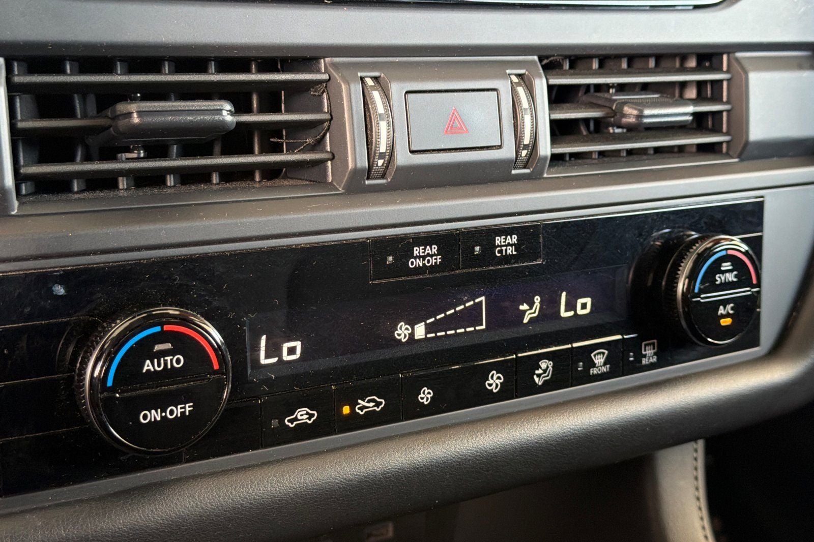2025 Nissan Pathfinder S